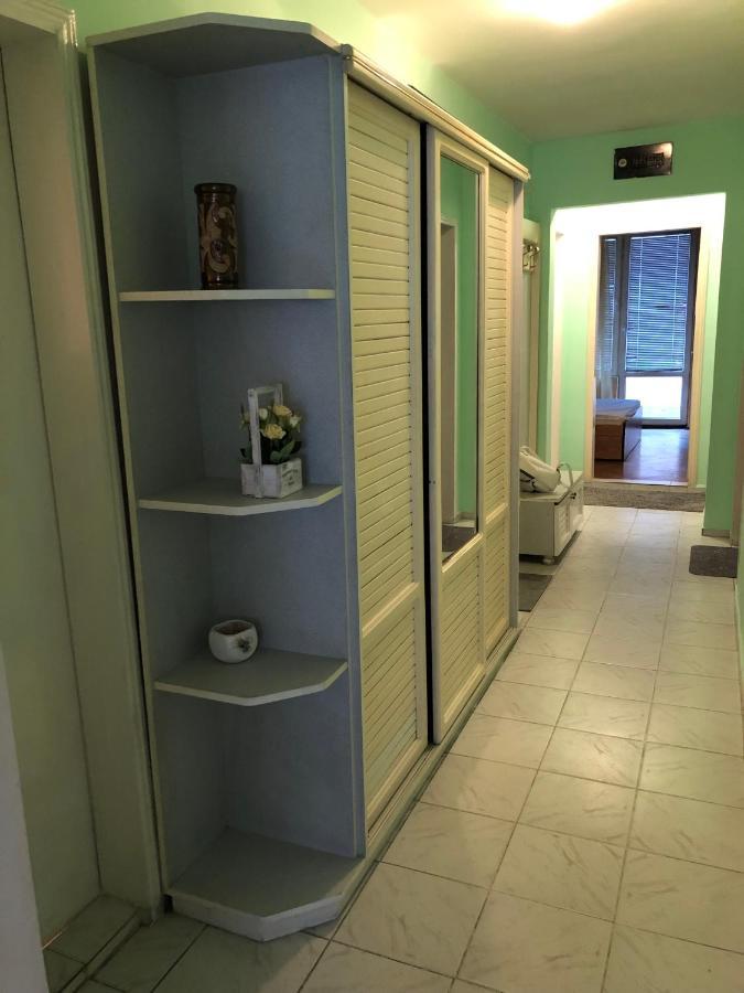 Spacious Beautiful Apartment - Prime Location Varna Eksteriør billede