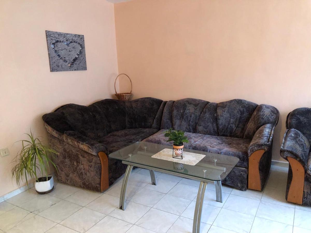 Spacious Beautiful Apartment - Prime Location Varna Eksteriør billede
